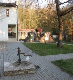 Béke királynéja templom és Mária kápolna