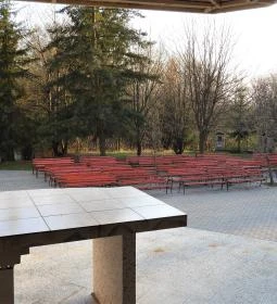 Béke királynéja templom és Mária kápolna