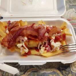 Belfrit - Allee Budapest - Étel/ital