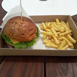 Belfrit - Allee Budapest - Étel/ital