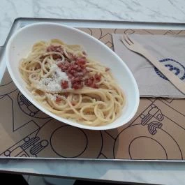 Bellozzo - Allee Budapest - Étel/ital