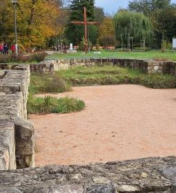 Bencés Apátság romjai