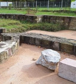 Bencés Apátság romjai