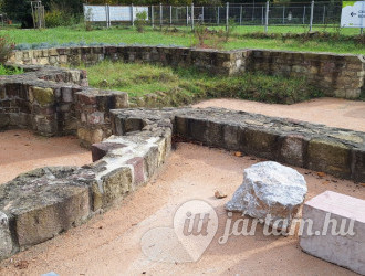 Bencés Apátság romjai