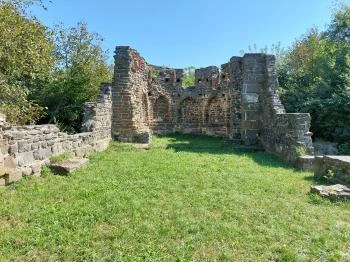 Bencés apátsági templom romja Celldömölk