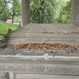 Benczúr Gyula Mauzóleum, Szécsény - Egyéb