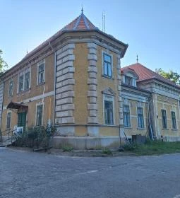 6. legjobb látnivaló: Bernrieder-kastély