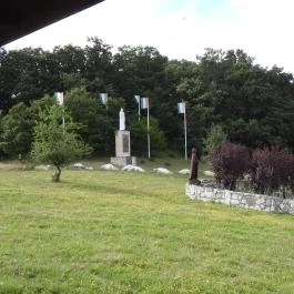 Béri Nemzeti Emlékhely, Bér - Külső kép