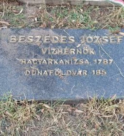 Beszédes József-szobor