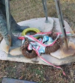 Beszédes József-szobor