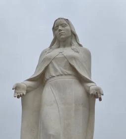 Betegek gyógyítója Mária-szobor