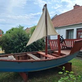 Betelepítési emlékmű Magyarpolány - Külső kép