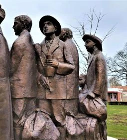 Betelepülési emlékmű