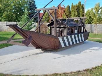 A betelepülők hajója Újhartyán