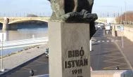 Bibó István mellszobra Budapest - Külső kép