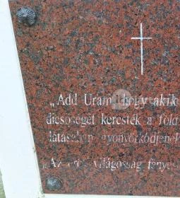 A biskói komptragédia emlékműve