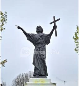 A biskói komptragédia emlékműve