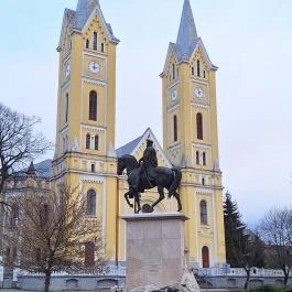 Bocskai István lovasszobra Hajdúhadház - Külső kép