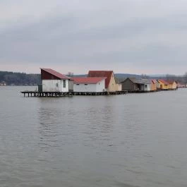 Bokodi-tó - lebegő falu, Oroszlány - Külső kép