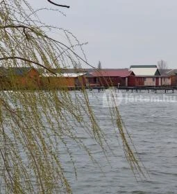Bokodi-tó - lebegő falu