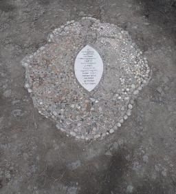 Boldogasszony sugárzó Hold oltára