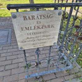 Bolgárkerék-emlékmű Halásztelek - Külső kép