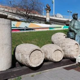 Borárus-szoborkompozíció Budapest - Külső kép