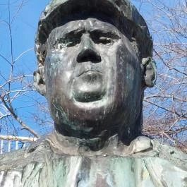 Borárus-szoborkompozíció Budapest - Egyéb