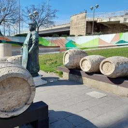 Borárus-szoborkompozíció Budapest - Külső kép