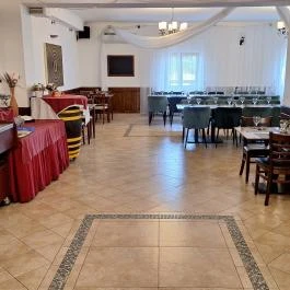 Borhotel Sziluett Farkasmály étterme Gyöngyös - Belső