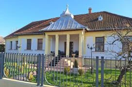 Bornemisza Kúria Wellness Apartman Tiszabecs