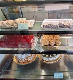 Borostyán Cukrászda