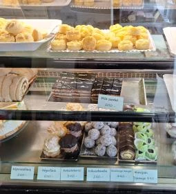 Borostyán Cukrászda