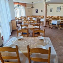 Borostyán Étterem Forráskút - Belső