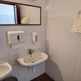 Borostyán Étterem Forráskút - Mosdó