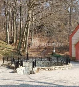 Borostyán-kút kápolna