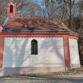 Borostyán-kút kápolna Bakonybél - Külső kép