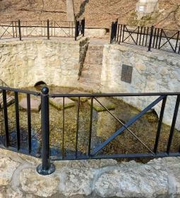 Borostyán-kút kápolna