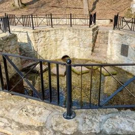 Borostyán-kút kápolna Bakonybél - Külső kép