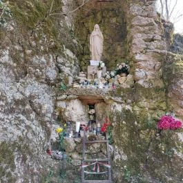 Borostyán-kút kápolna Bakonybél - Egyéb