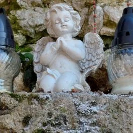 Borostyán-kút kápolna Bakonybél - Egyéb