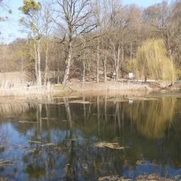 Borostyán-kút kápolna Bakonybél - Külső kép