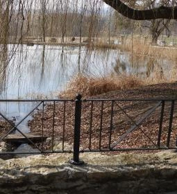 Borostyán-kút kápolna