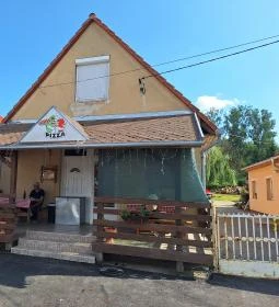 Borostyán pizzéria