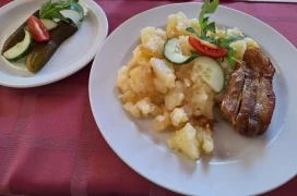 Borostyán Vendéglő Várda