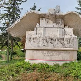 Brusznyai Árpád emlékmű Veszprém - Külső kép