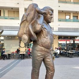 Bud Spencer szobra Budapest - Külső kép