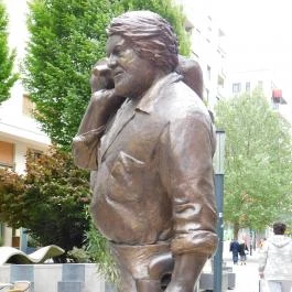 Bud Spencer szobra Budapest - Külső kép