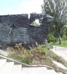 Budai Önkéntes Ezred emlékműve