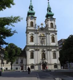 Budapest-Felsővízivárosi Szent Anna plébániatemplom